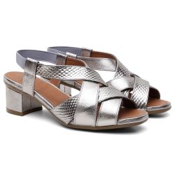 حذاء طبي فضي بتصميم عصري 