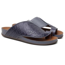 حذاء طبي رمادي مميز بنقشة جلد التمساح